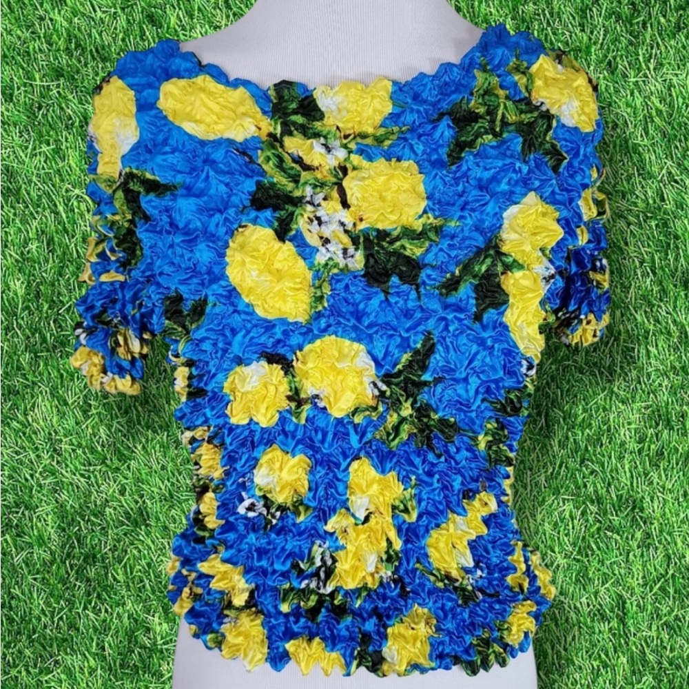 Scrunched Blue and Yellow Lemons Women's Top